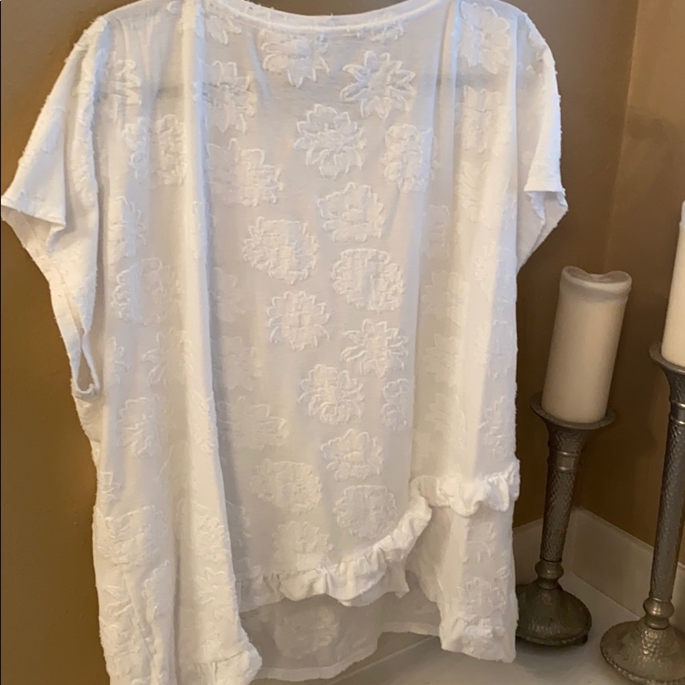 White ruffle back tee blouse from loft sz 20 22